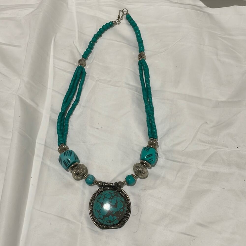 Costume turquoise necklace with large statement circle medallion beaded nwot